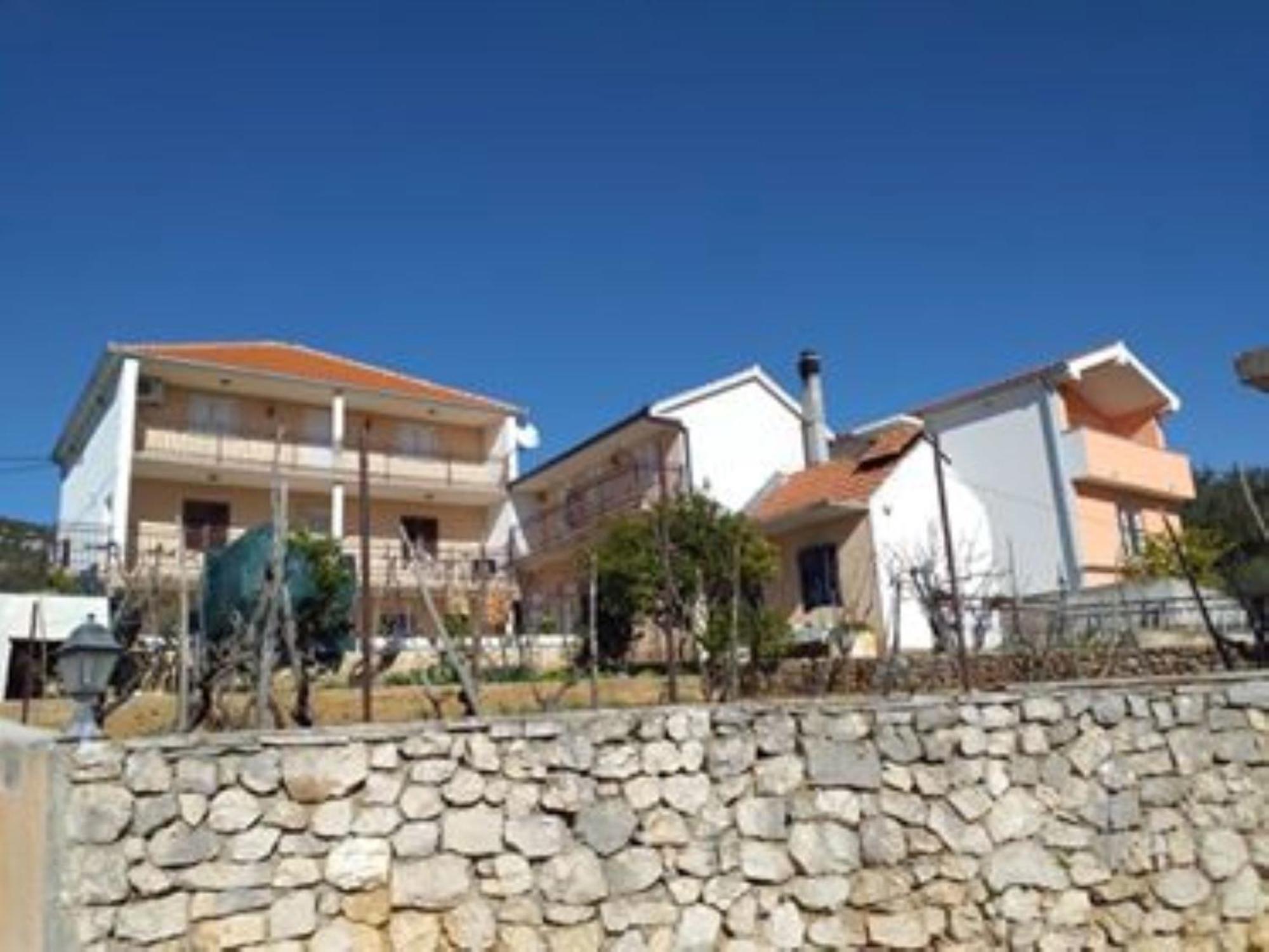 Apartments Diana Vinisce Marina Rum bild